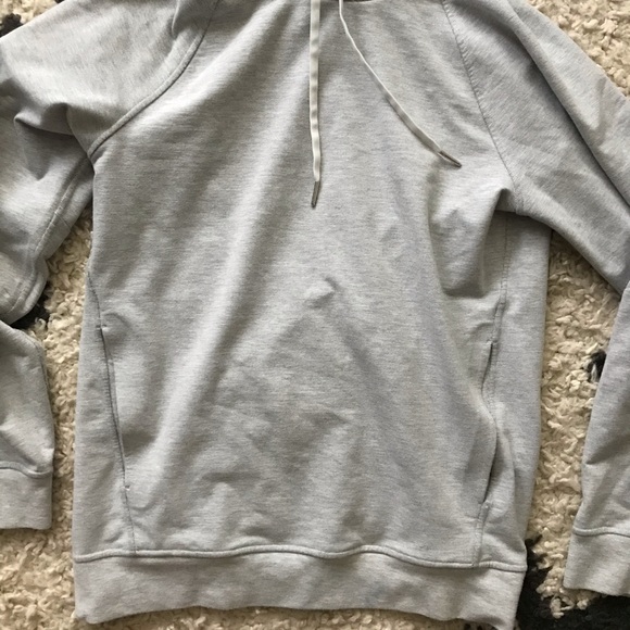 Men’s Lululemon XS Heather Grey Sweatshirt - Picture 2 of 4
